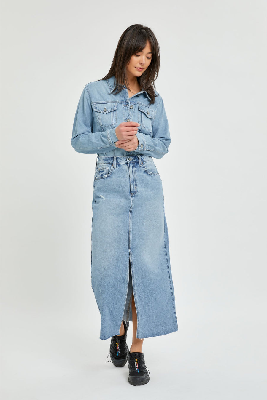PEYTON LIGHT WASH MIDI SKIRT