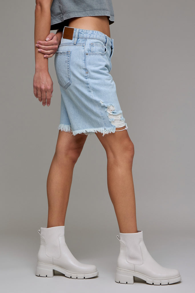Light Wash Grinded Classic Baggy Shorts