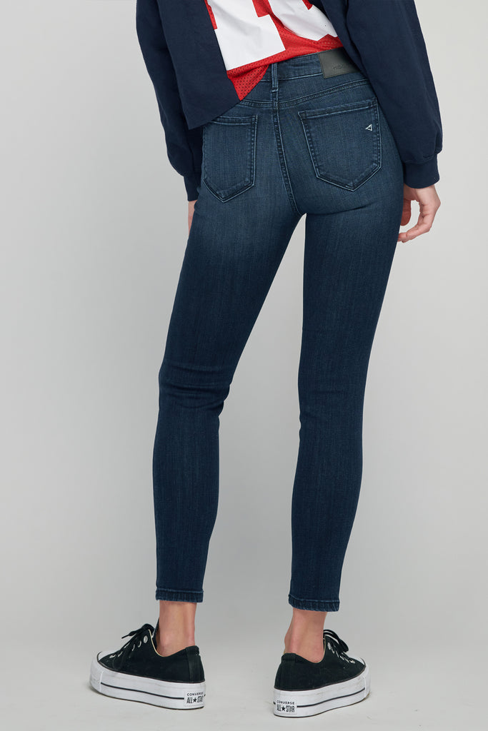 AMELIA <p/> DARK WASH CLEAN STRETCH SKINNY