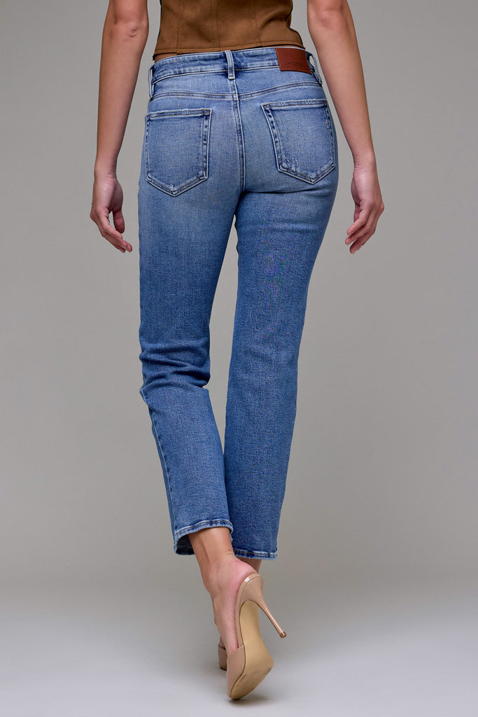 [QUINN] Medium Wash Clean Stretch Mid Rise Cigarette Skinny