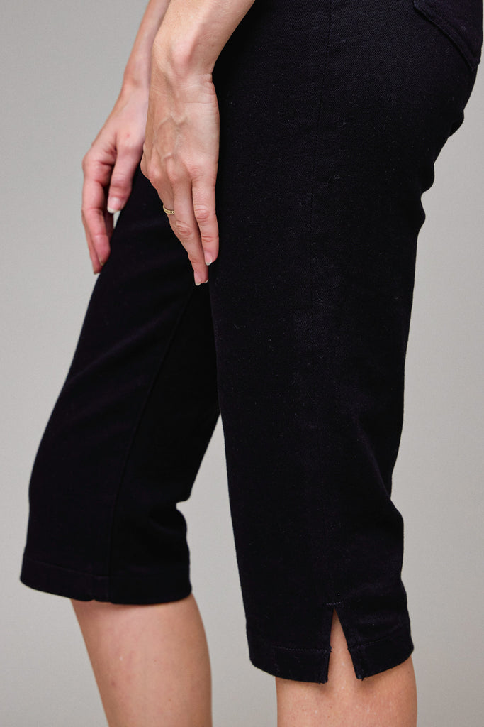 [AMELIA] Black Cropped Capri Mid Rise Skinny