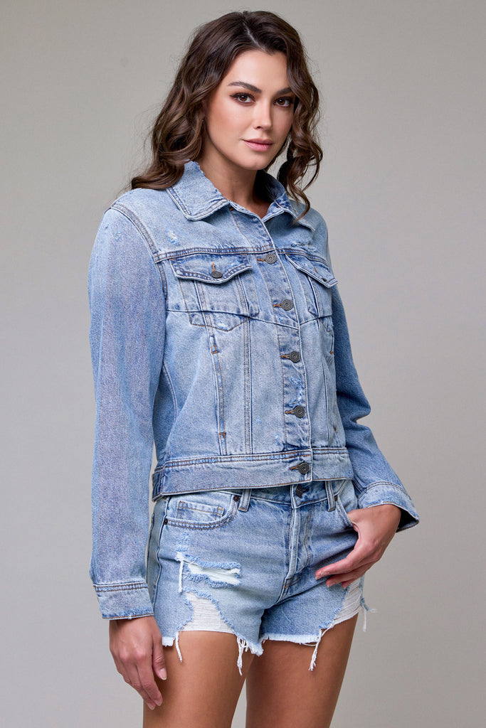 [REBEL] Light Wash Fitted Trucker Jacket
