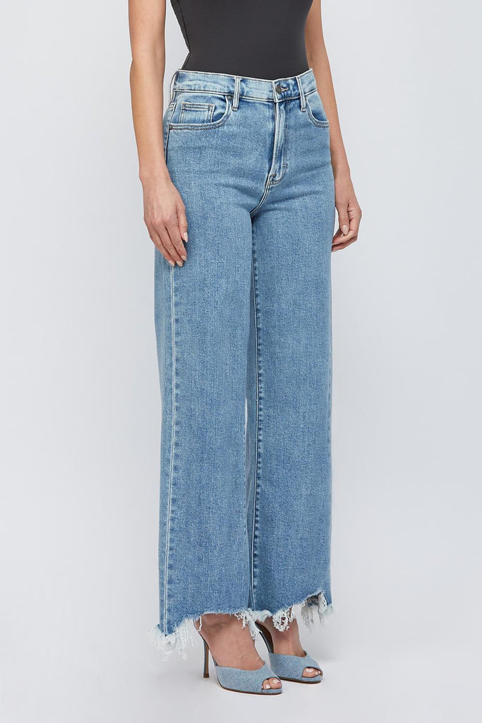[LOGAN] MEDIUM WASH CLEAN FRAYED HEM STRETCH DAD JEAN