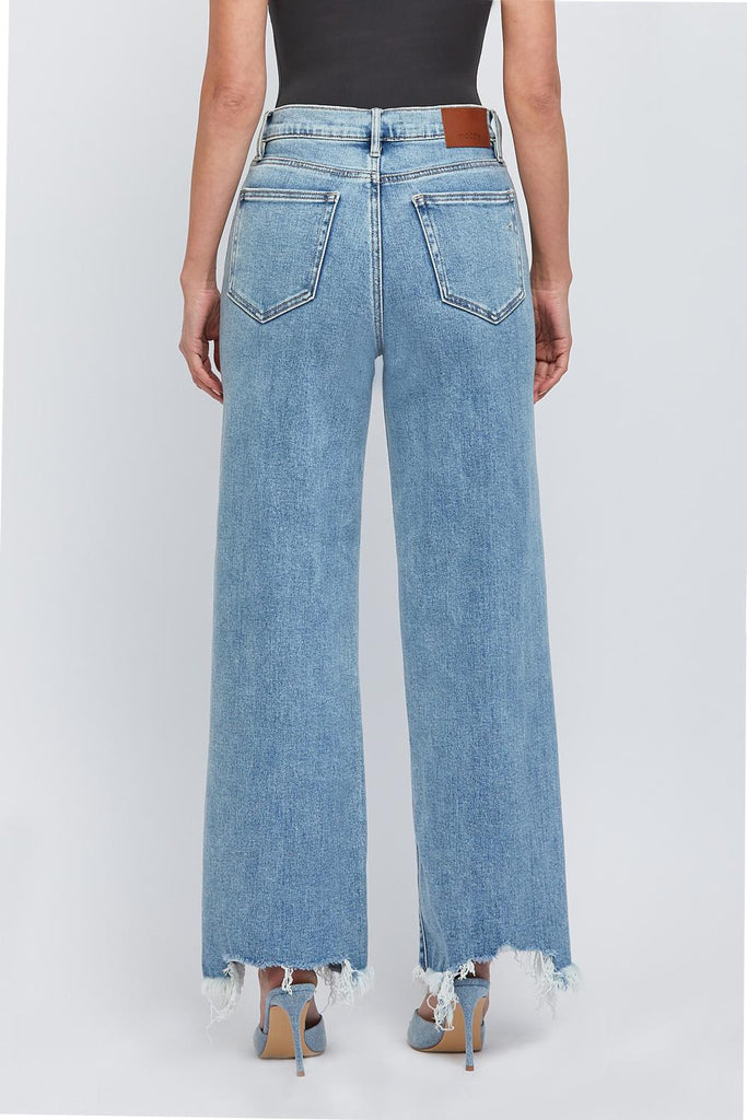 LOGAN] MEDIUM WASH CLEAN FRAYED HEM STRETCH DAD JEAN