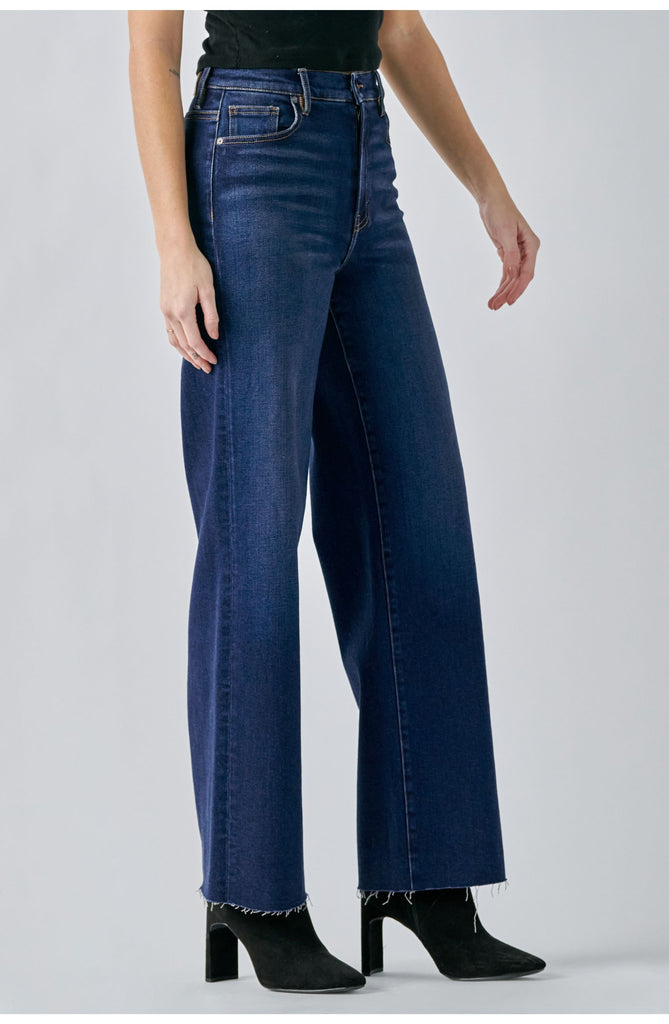 [LOGAN] Dark Wash Clean Stretch Dad Jean