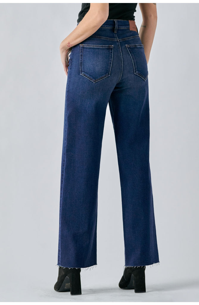 [LOGAN] Dark Wash Clean Stretch Dad Jean
