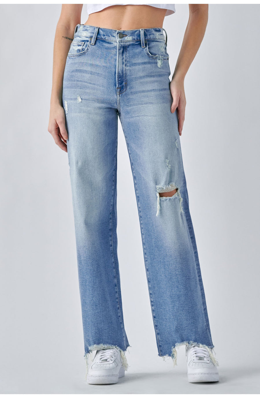 [LOGAN] Light Wash Distress Stretch Dad Jean