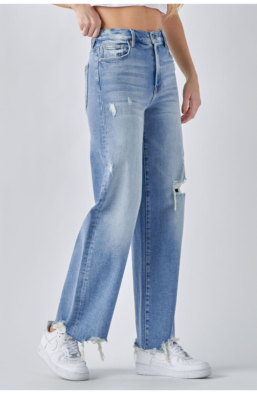 [LOGAN] Light Wash Distress Stretch Dad Jean