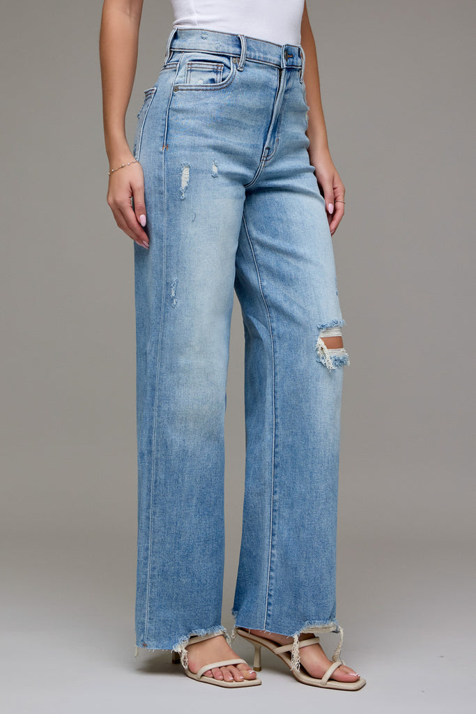 [LOGAN] Light Wash Distress Stretch Dad Jean