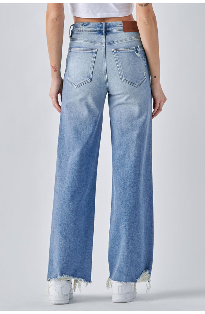 [LOGAN] Light Wash Distress Stretch Dad Jean