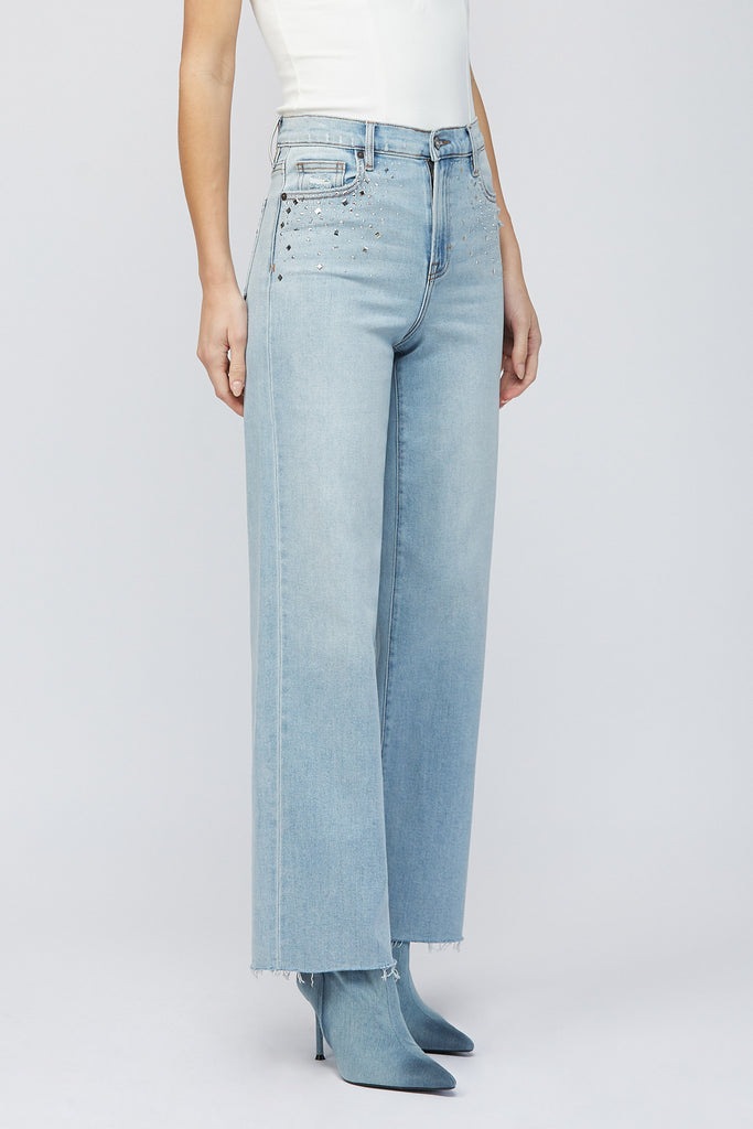 [LOGAN] LIGHT WASH STUDDED HOTFIX DAD JEAN