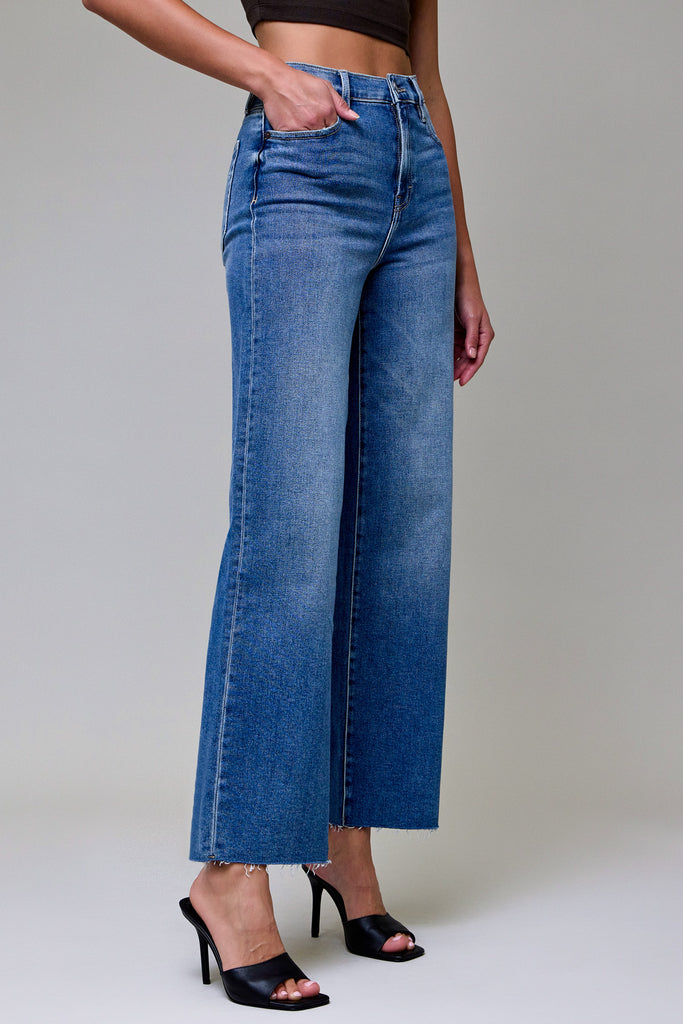 [LOGAN] Medium Dark Clean Stretch Dad Jean