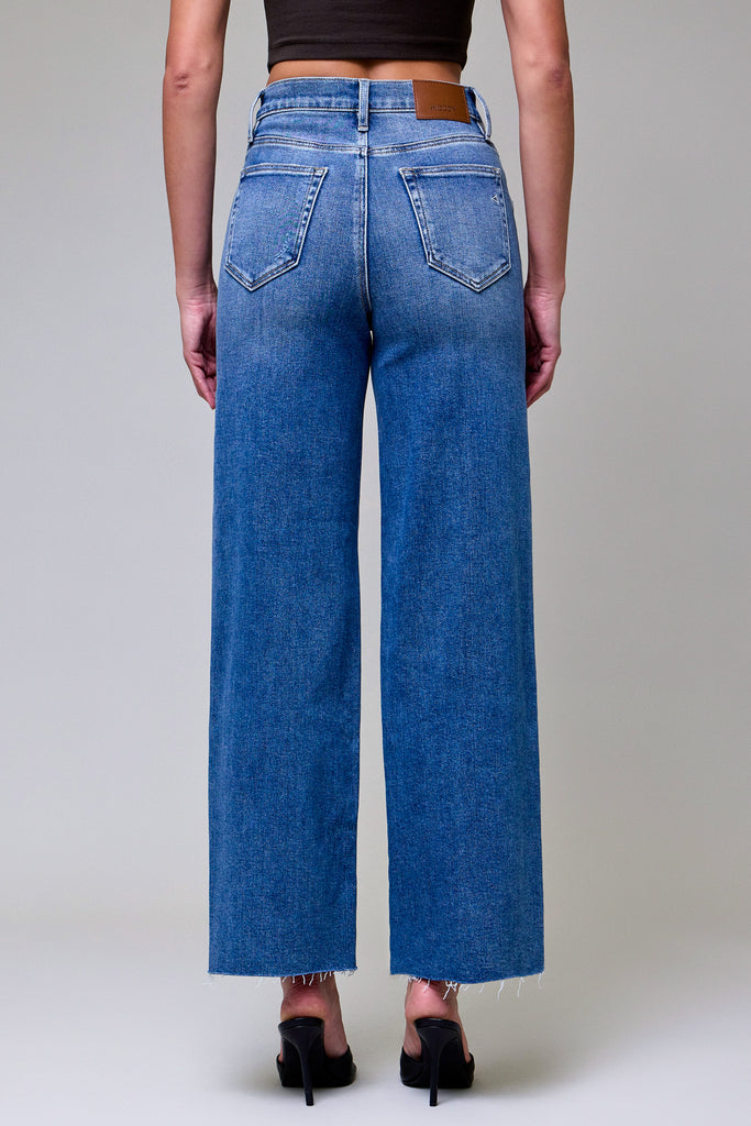 [LOGAN] Medium Dark Clean Stretch Dad Jean