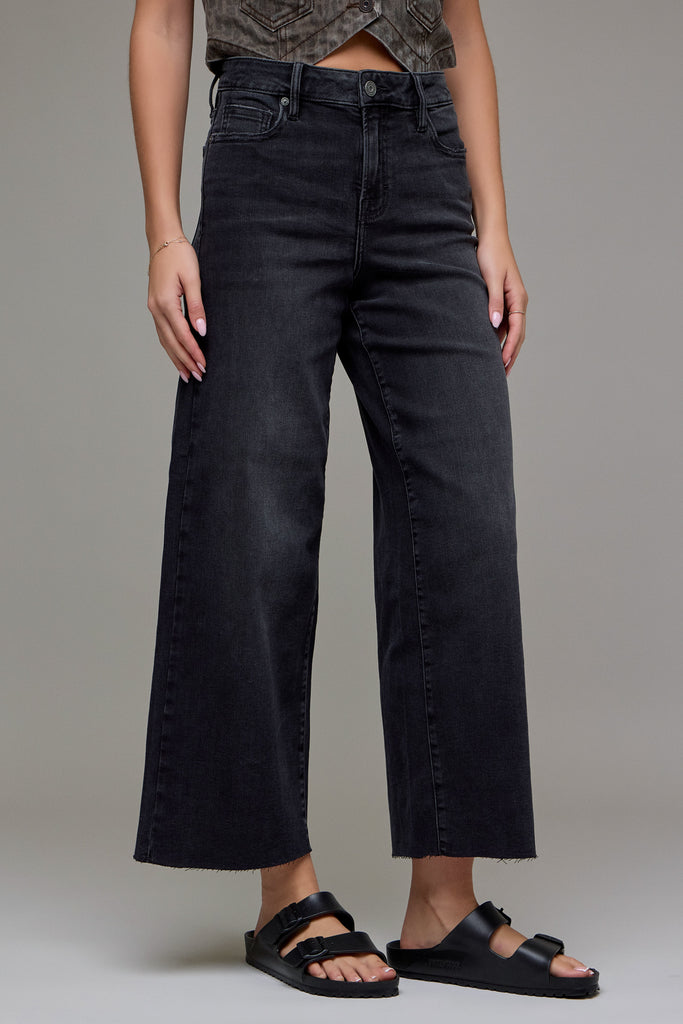 [NORI] Black Clean Cropped Wide leg