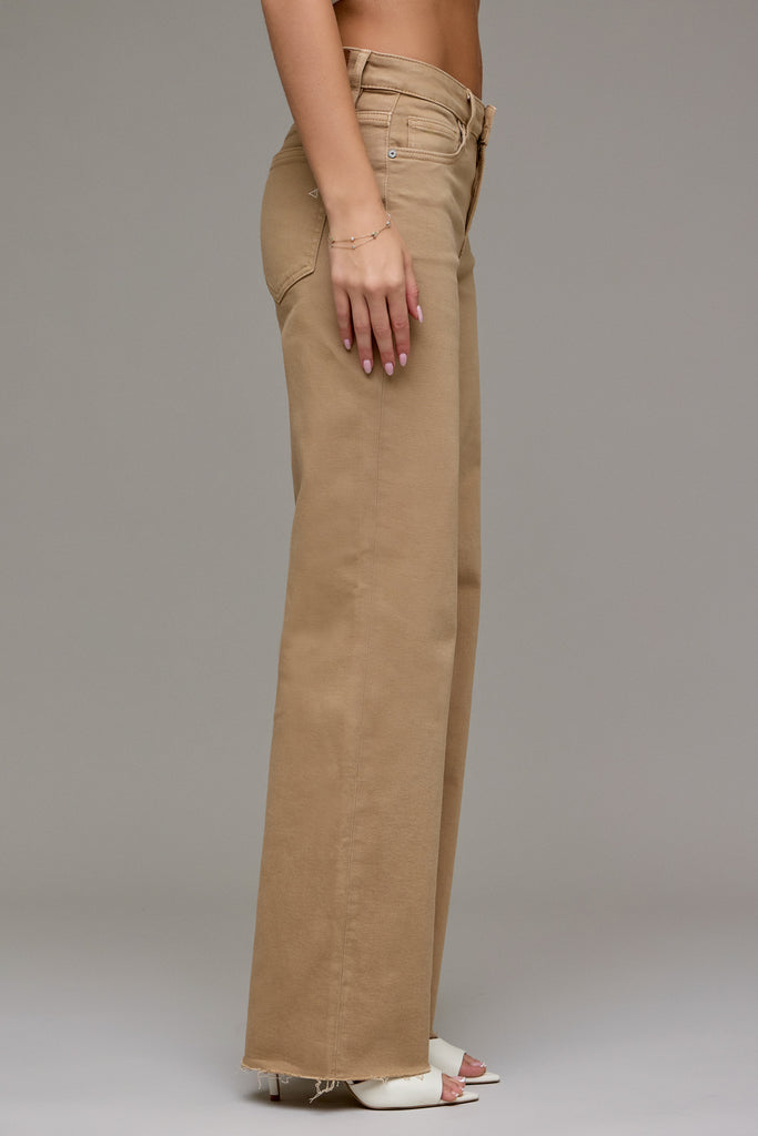 [LOGAN] Almond Wash Clean Stretch 32" Inseam Dad Jean