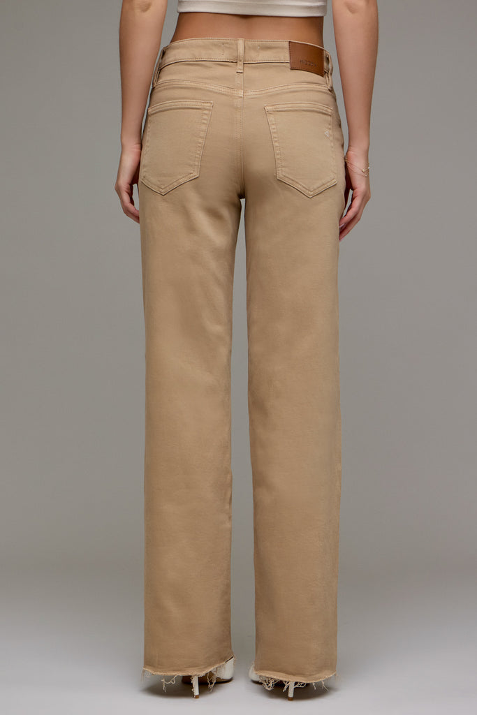 [LOGAN] Almond Wash Clean Stretch 32" Inseam Dad Jean