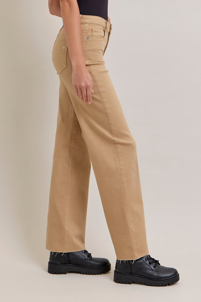 [LOGAN] ALMOND WASH CLEAN STRETCH 32" INSEAM DAD JEAN