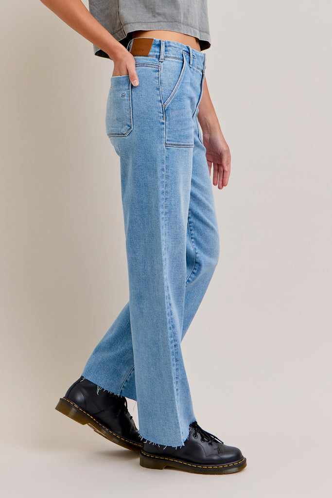 [LOGAN] MEDIUM TWO BUTTON PATCH POCKET DAD JEAN