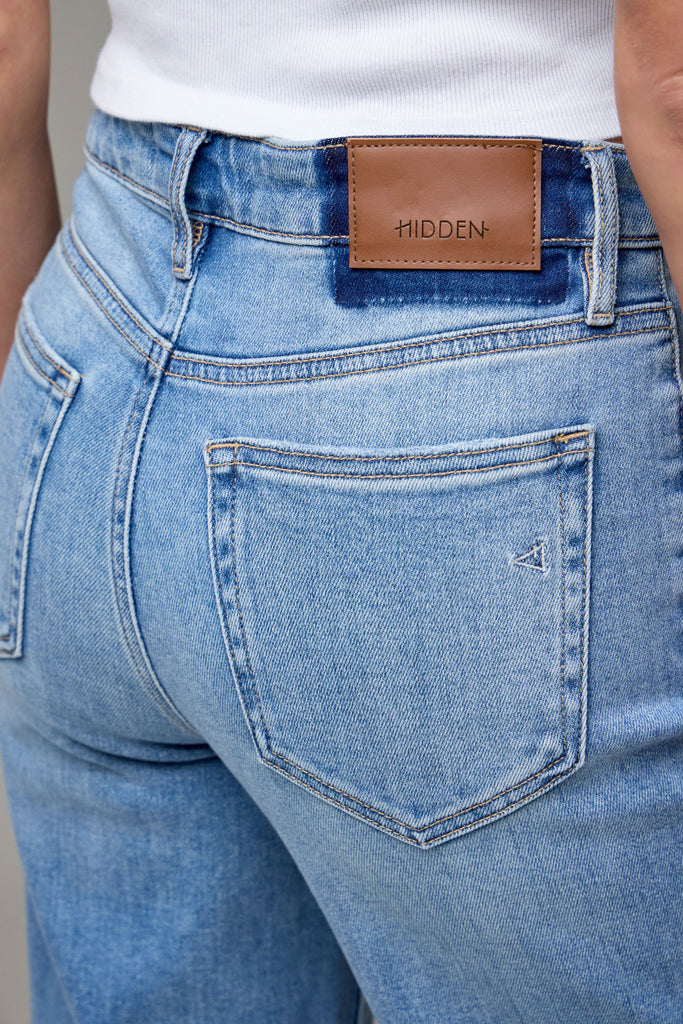 [LOGAN] Medium Wash Stretch High Rise Dad Jean