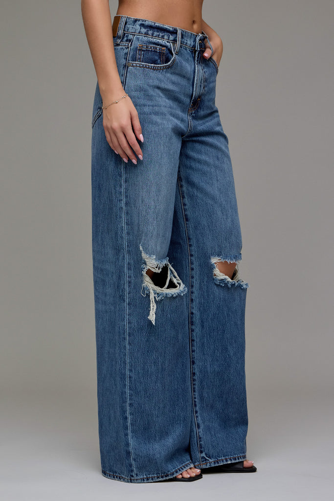 [NORI] Medium Dark Classic Distressed 33" Inseam Wide leg