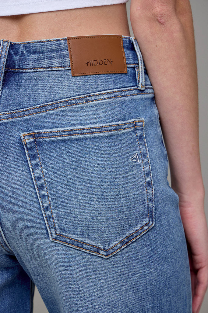 [LOGAN] Medium Vintage Distressed High Rise Dad Jean
