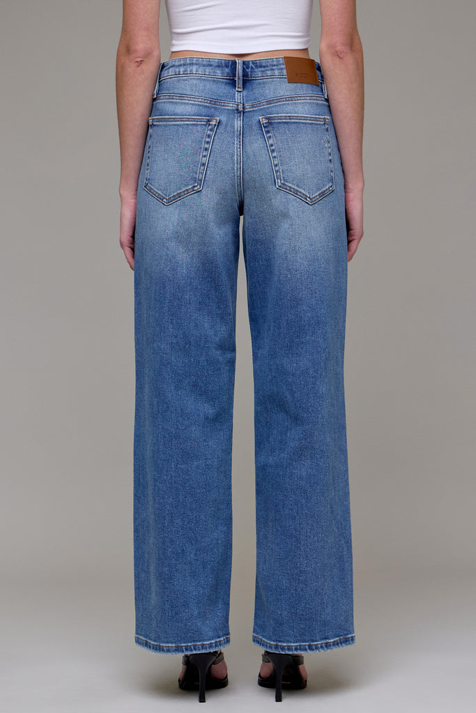 [LOGAN] Medium Vintage Distressed High Rise Dad Jean