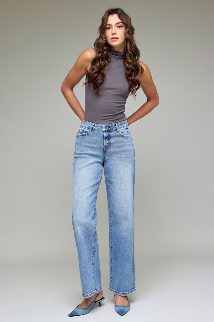 [LOGAN] MEDIUM WASH CLEAN STRETCH 32" INSEAM DAD JEAN