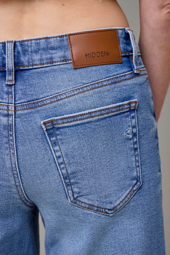 [LOGAN] MEDIUM WASH CLEAN STRETCH 32" INSEAM DAD JEAN