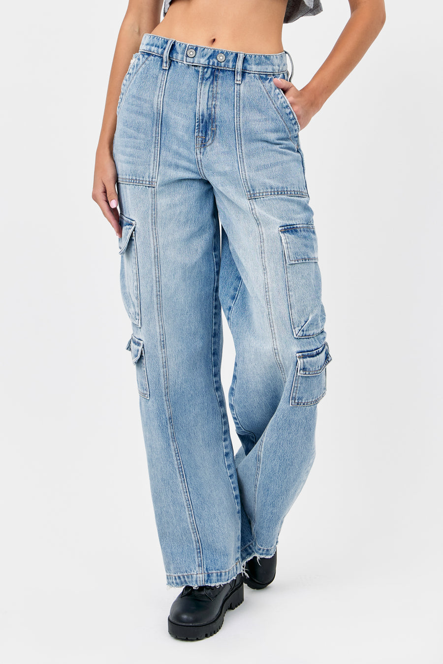 [NORI] Light Wash Cargo Moto 33" Inseam Wideleg