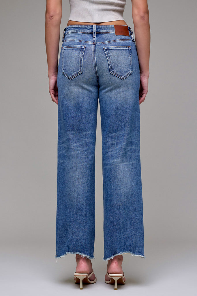 [LOGAN] Medium Wash Chewed Hem Stretch Low Rise Dad Jean
