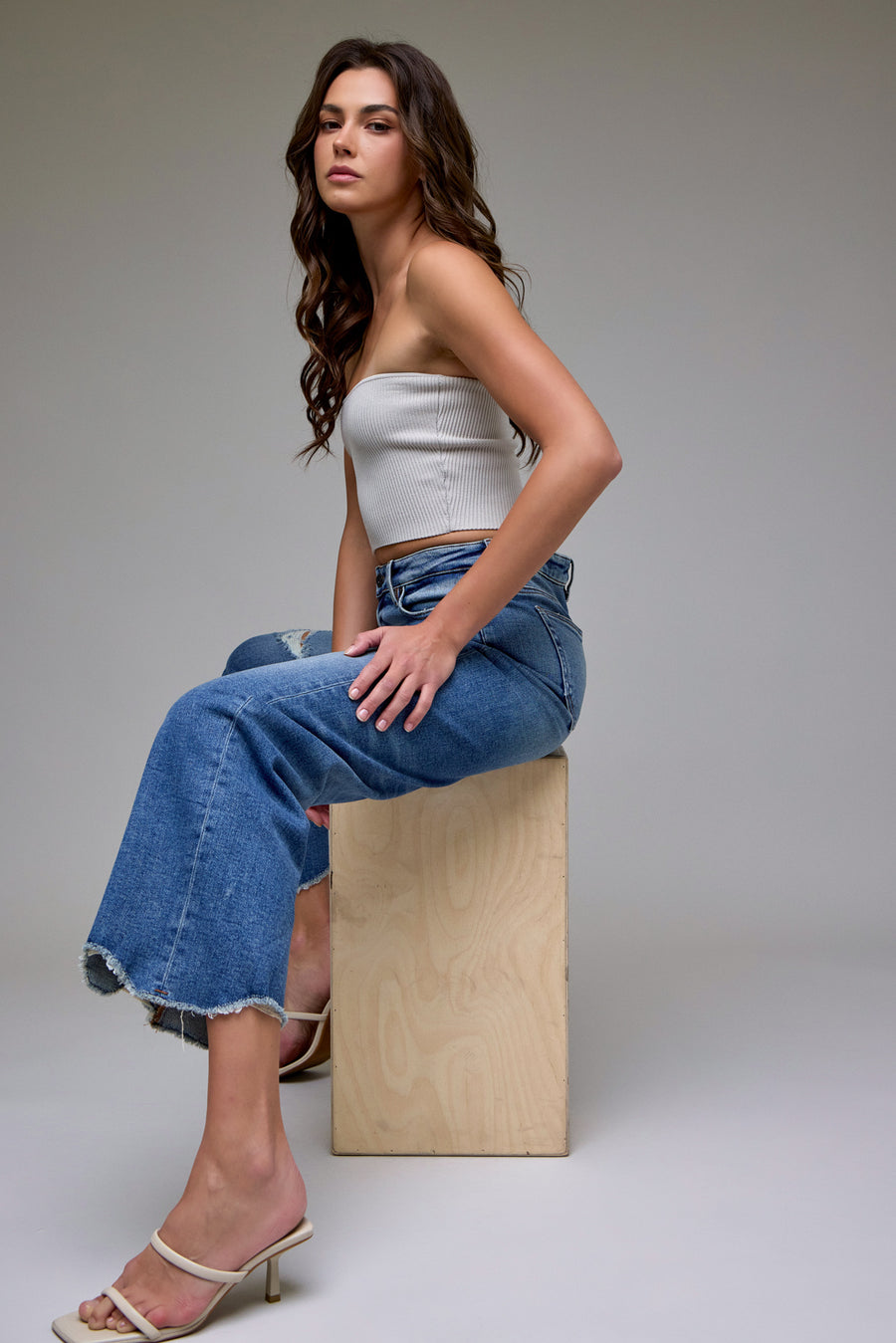 [LOGAN] Medium Wash Chewed Hem Stretch Low Rise Dad Jean