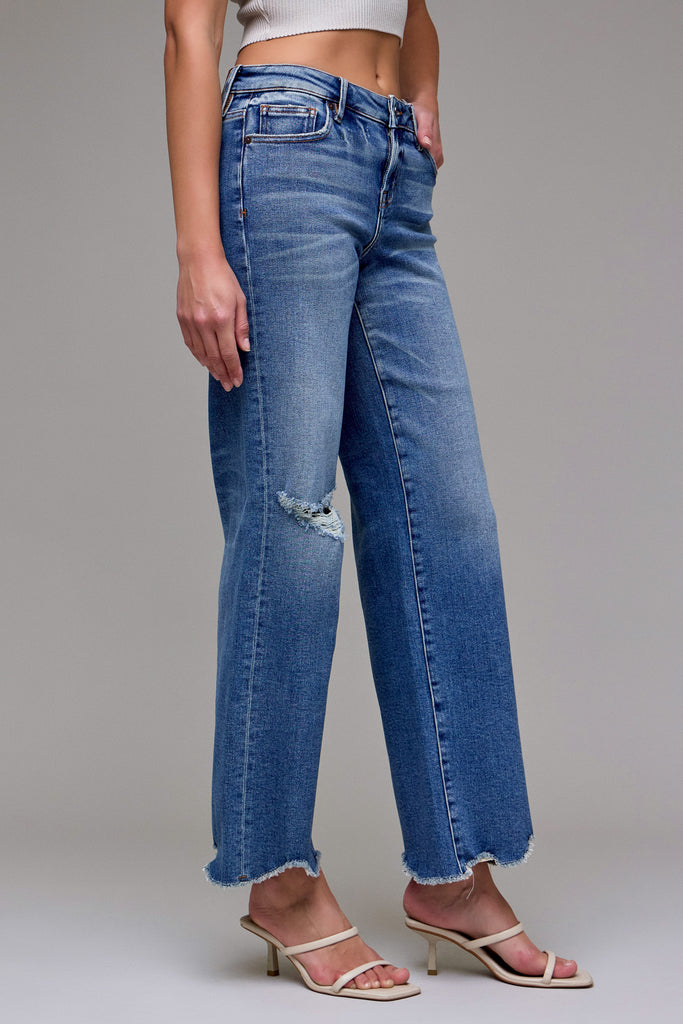 [LOGAN] Medium Wash Chewed Hem Stretch Low Rise Dad Jean