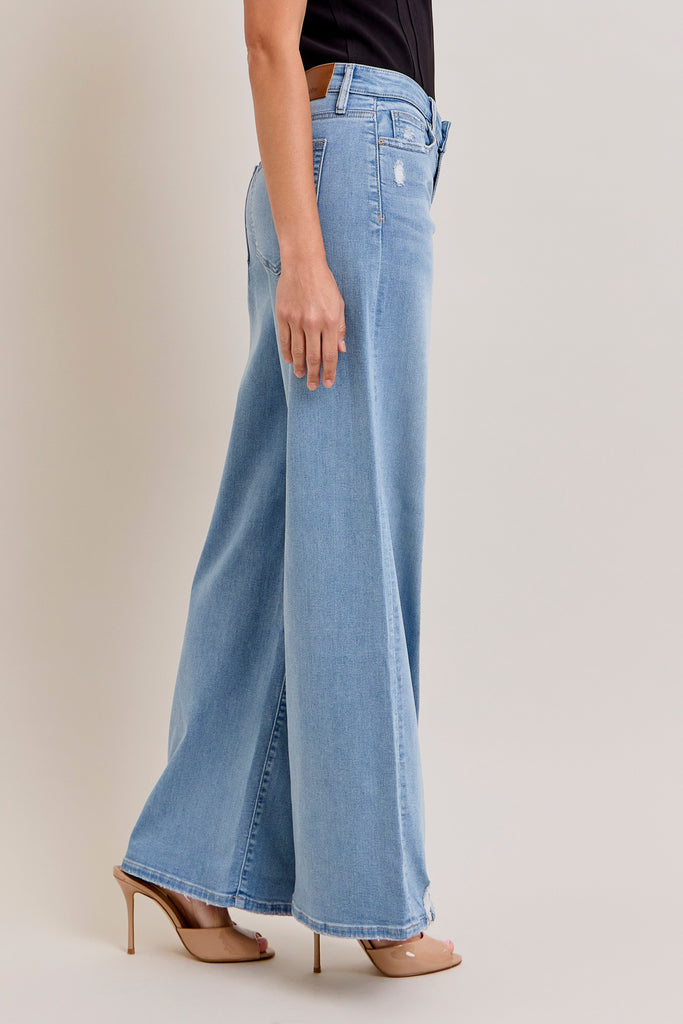 [NORI] Light Wash Mid Rise Hem Grinded Super Wideleg