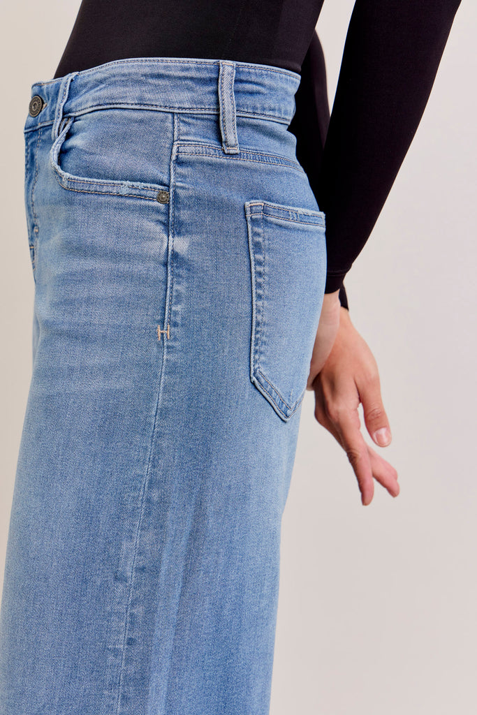 [NORI] Medium Light Mid Rise 33" Inseam Super Wide Leg