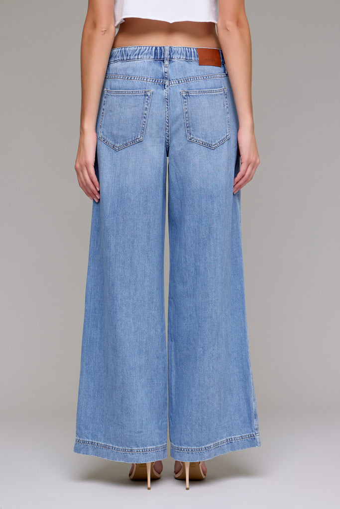 [NORI] Light Wash Super Soft Elastic Waistband 32" Inseam Wide leg