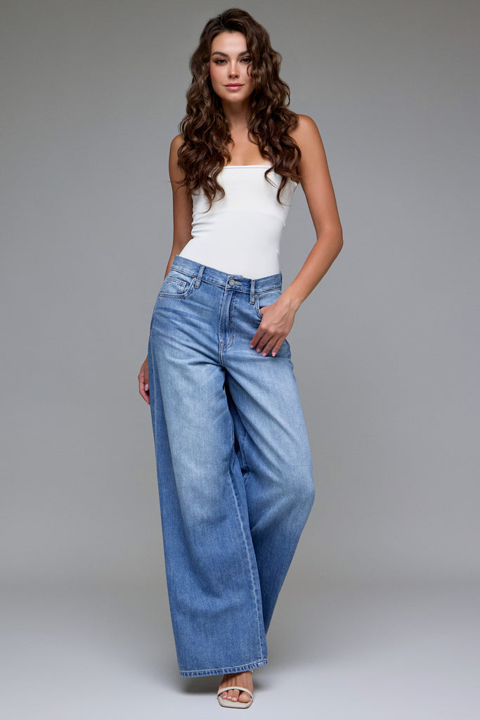 [NORI] Medium Wash Clean Super Soft 33" Inseam Wide leg