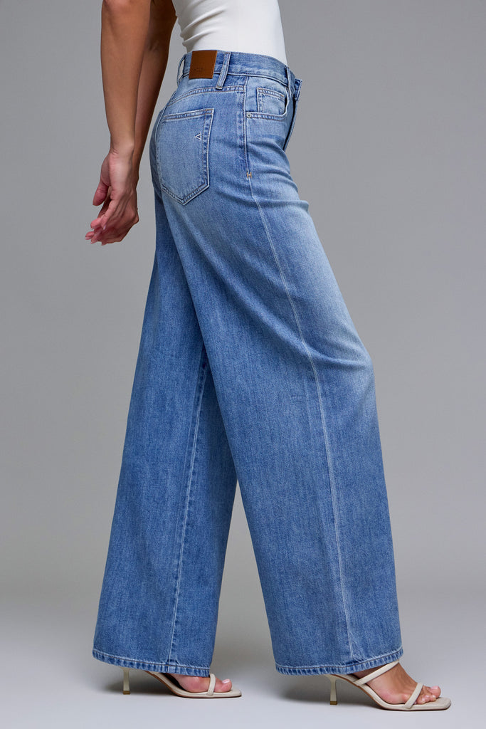 [NORI] Medium Wash Clean Super Soft 33" Inseam Wide leg