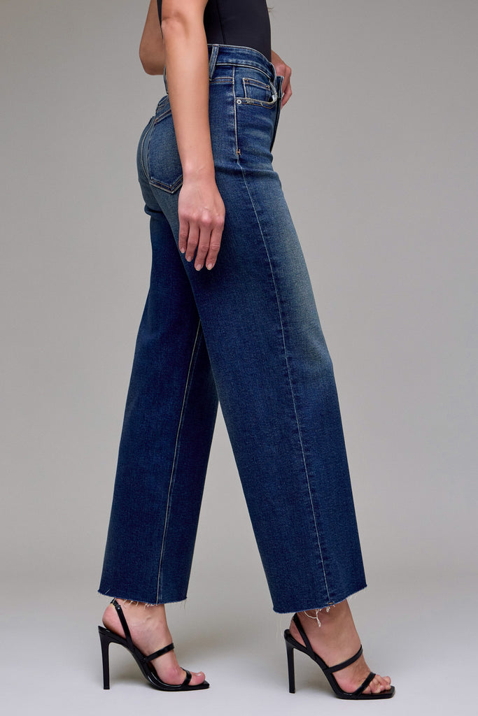 [LOGAN] Dark Vintage Clean Stretch Dad Jean