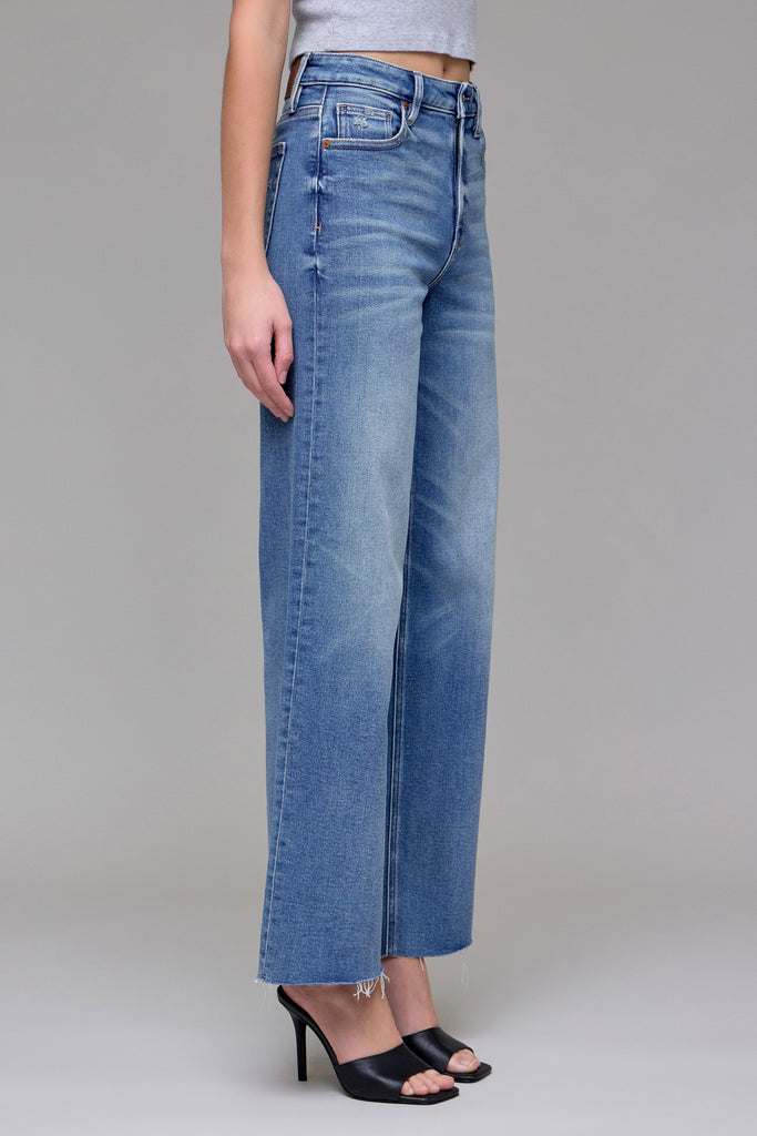 [LOGAN] Medium Vintage Stretch Clean Dad Jean