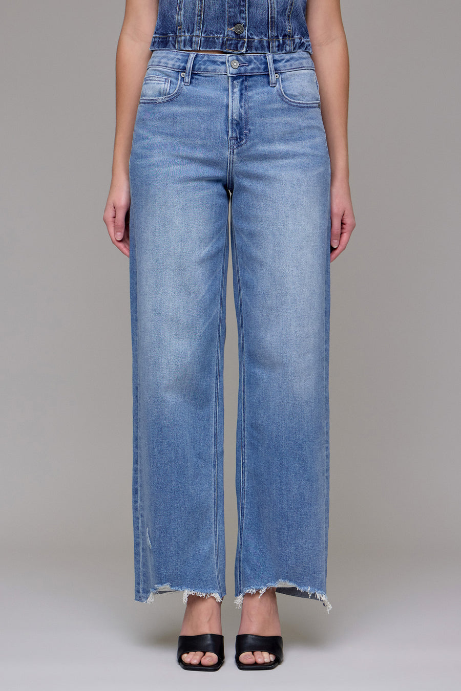 [LOGAN] Medium Light Stretch Frayed Hem Dad Jean