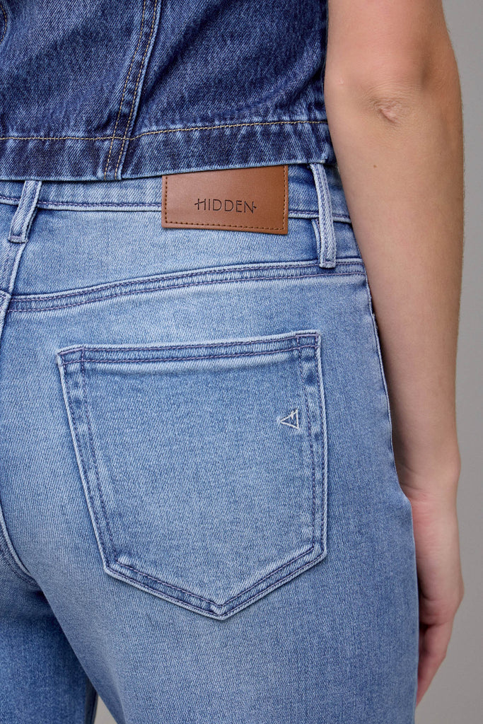 [LOGAN] Medium Light Stretch Frayed Hem Dad Jean