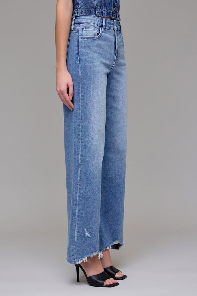 [LOGAN] Medium Light Stretch Frayed Hem Dad Jean