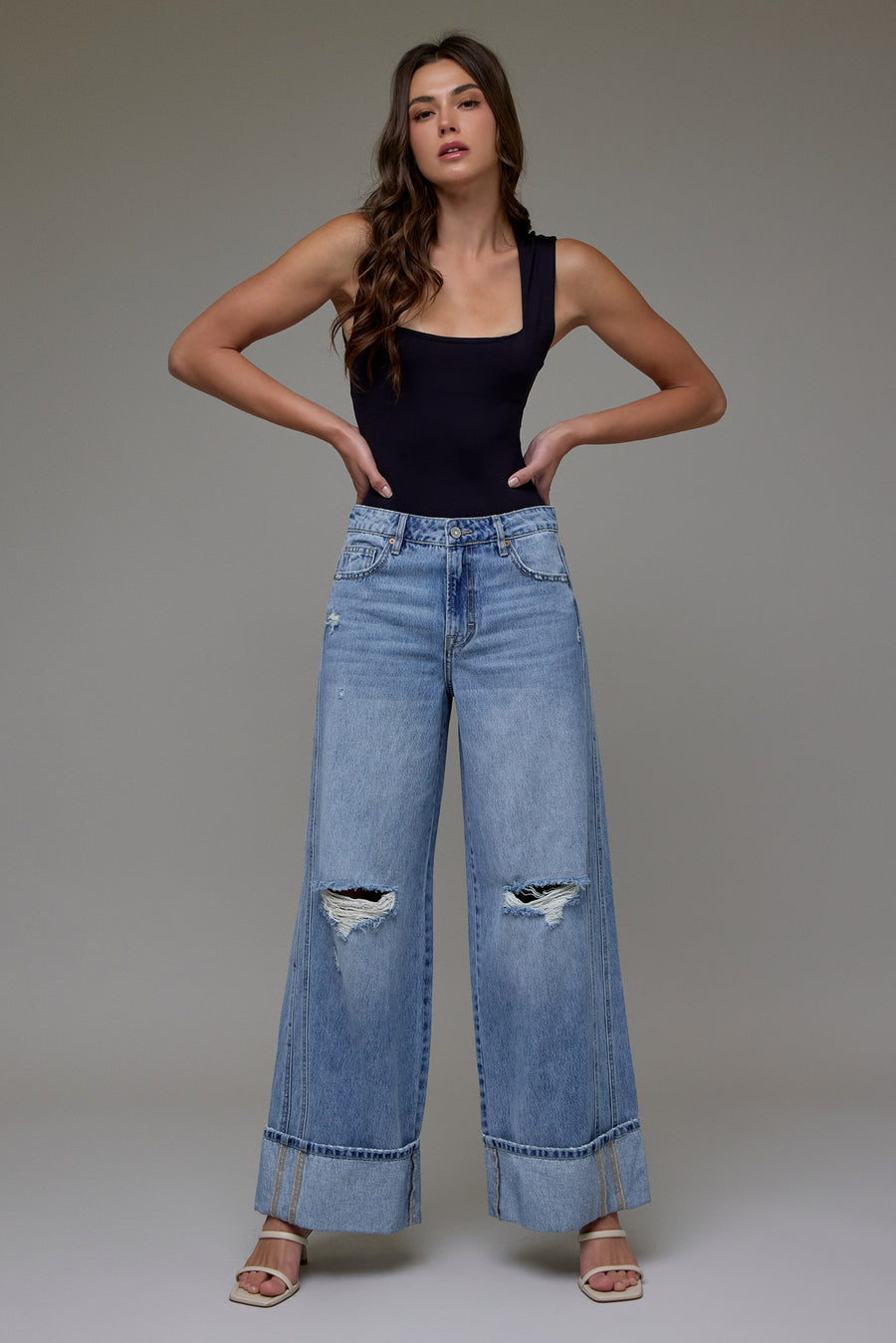 [NORI] Medium Light Cuffed Classic Distressed Wide leg