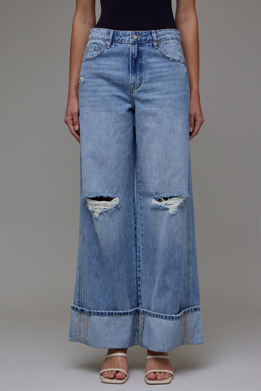 [NORI] Medium Light Cuffed Classic Distressed Wide leg