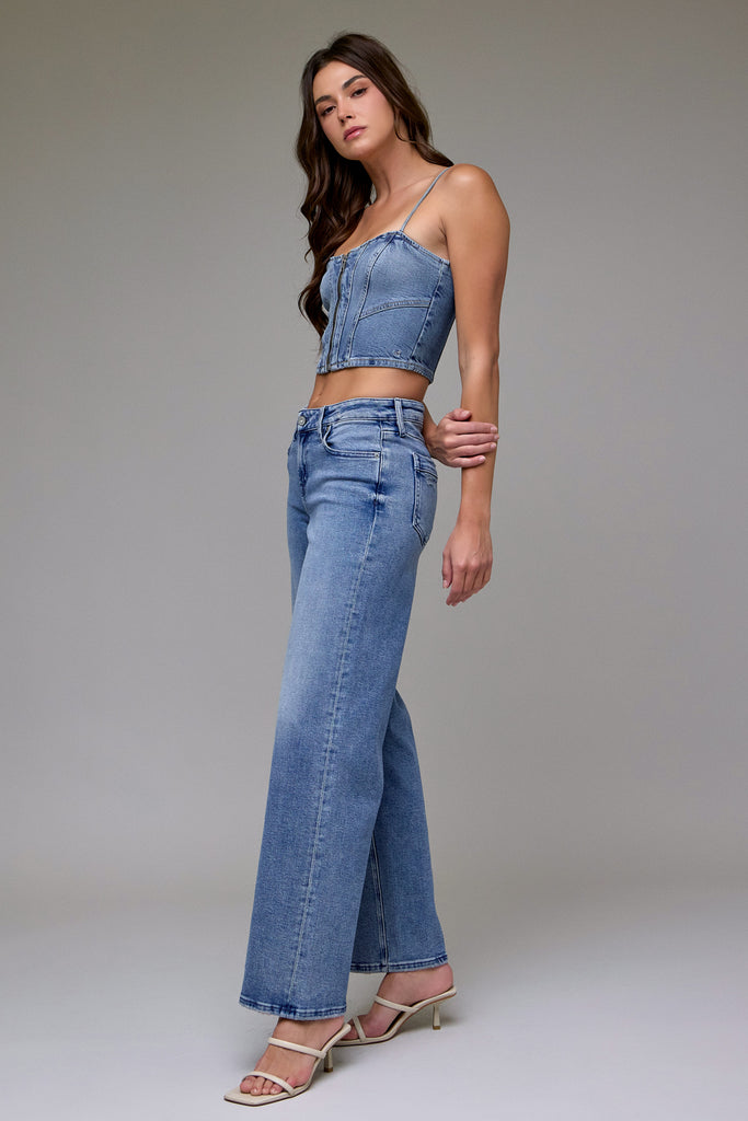 [LOGAN] Medium Wash Mid Rise Stretch Dad Jean