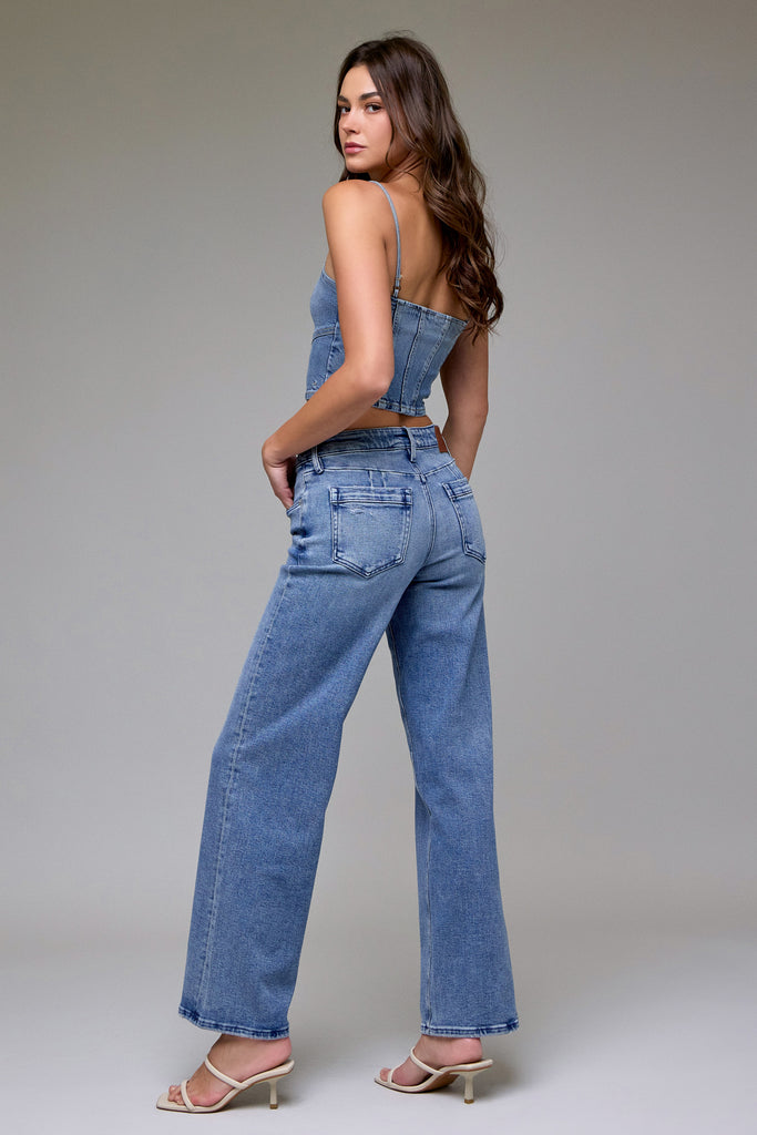 [LOGAN] Medium Wash Mid Rise Stretch Dad Jean