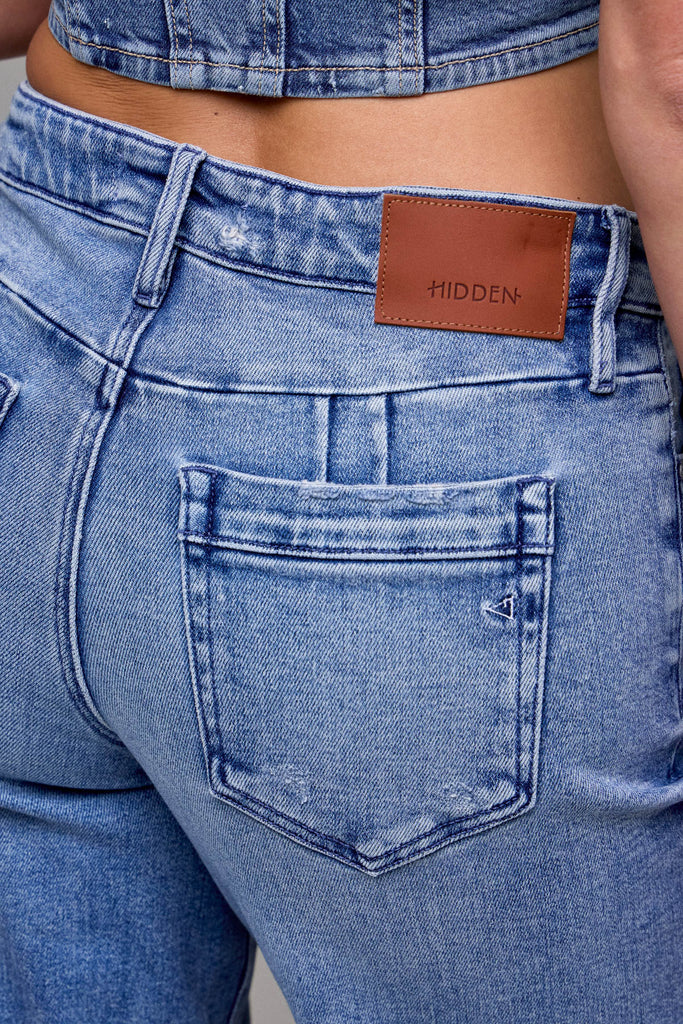 [LOGAN] Medium Wash Mid Rise Stretch Dad Jean
