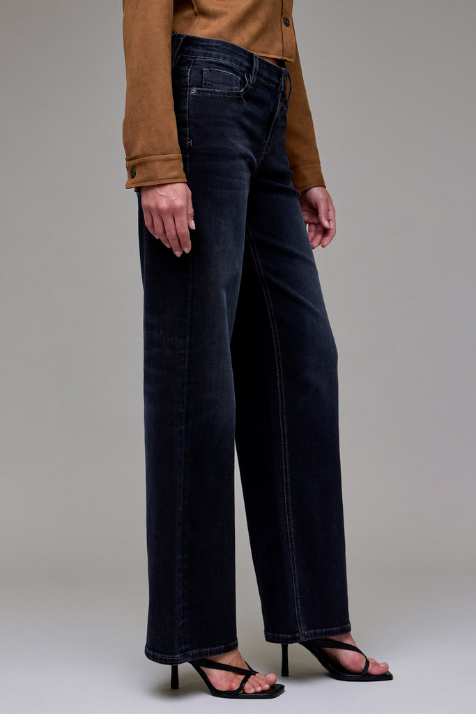 [LOGAN] Charcoal Wash Mid Rise Stretch 33" Inseam Dad Jean