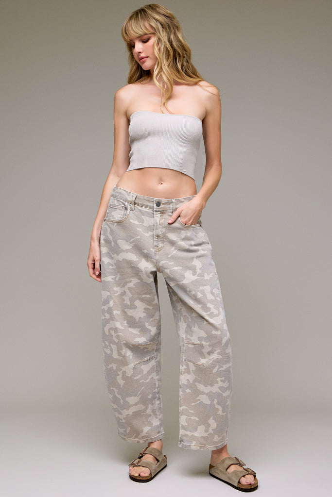 [SAMMIE] Tan Camo Cropped Barrel Jean