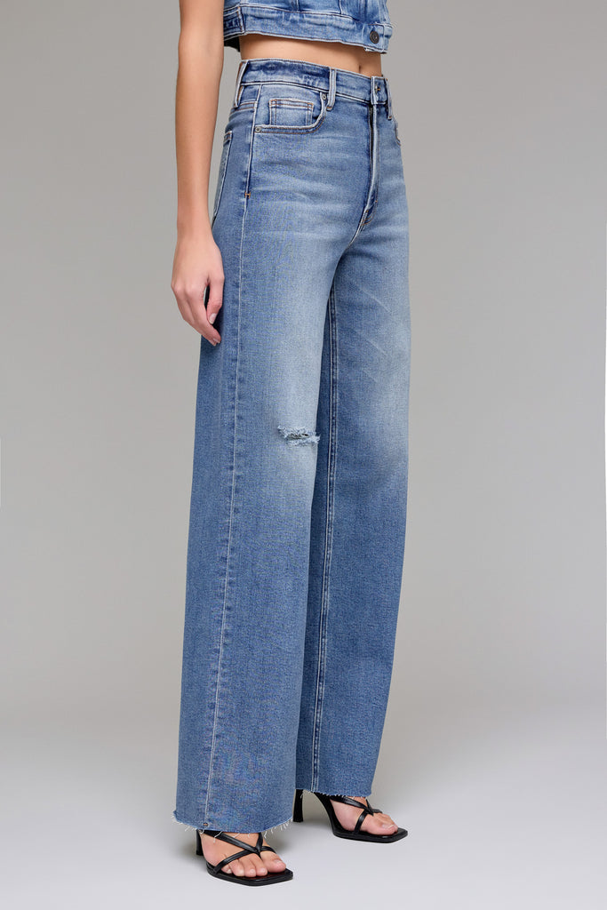 [LOGAN] Medium Dark Stretch 33" Inseam Dad Jean